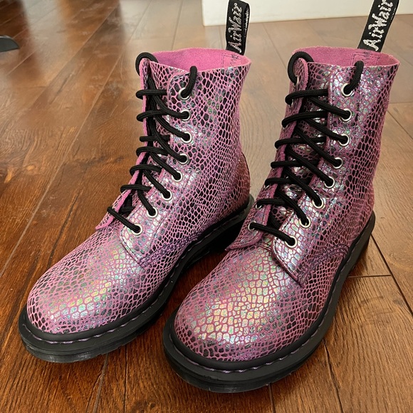 Dr. Martens Pascal 1460 Metallic Purple Snake Rare Find Women’s Combat Boots - Picture 6 of 13